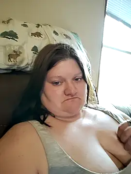 Snapshot of chrissybear84 chatting on 10-16-25, 08:39 chrissybear84 online show from 10-16-25, 08:39