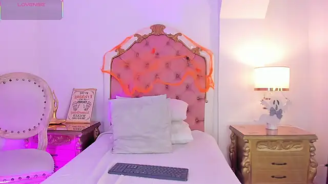 rebeca watsson online show from 10-30-25, 12:14