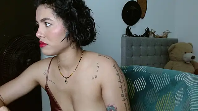 Snapshot of Sexy_Lia_ chatting on 04-27-26, 01:58 Sexy Lia online show from 04-27-26, 01:58