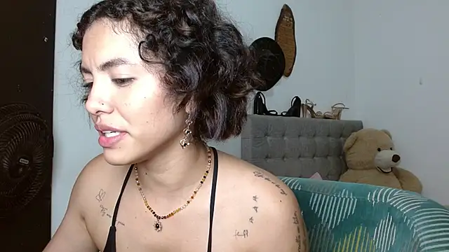 Snapshot of Sexy_Lia_ chatting on 06-11-26, 02:53 Sexy Lia online show from 06-11-26, 02:53
