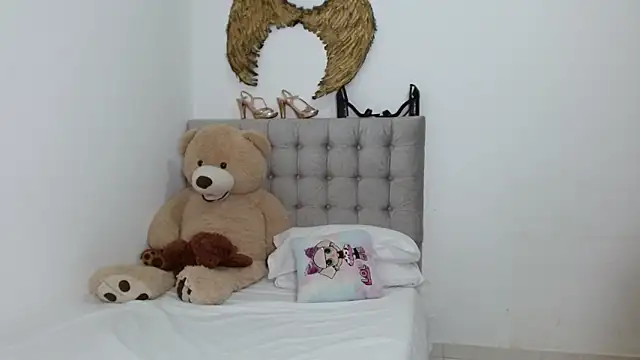 Sexy Lia  online show from 09-19-25, 01:31