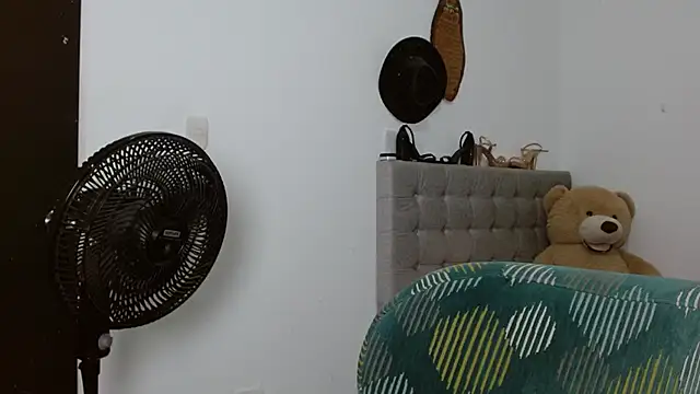 Sexy Lia  online show from 04-17-26, 11:29