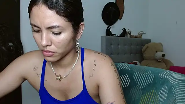 Snapshot of Sexy_Lia_ chatting on 05-26-26, 01:04 Sexy Lia online show from 05-26-26, 01:04