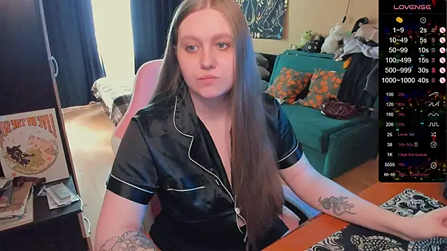 Snapshot of Alice_Dreamgirl_ chatting on 05-06-26, 01:37 Alice Dreamgirl online show from 05-06-26, 01:37