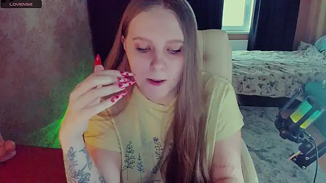 Snapshot of Alice_Dreamgirl_ chatting on 02-08-25, 12:17 Alice Dreamgirl  online show from 02-08-25, 12:17