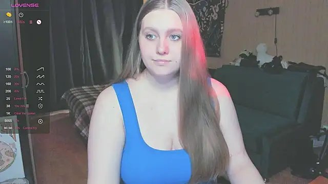 Snapshot of Alice_Dreamgirl_ chatting on 10-21-25, 11:53 Alice Dreamgirl  online show from 10-21-25, 11:53