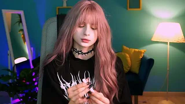 Snapshot of JadeCastle_ chatting on 03-18-25, 05:02 JadeCastle  online show from 03-18-25, 05:02
