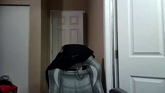 Huntzg23 online show from 03-19-26, 04:45