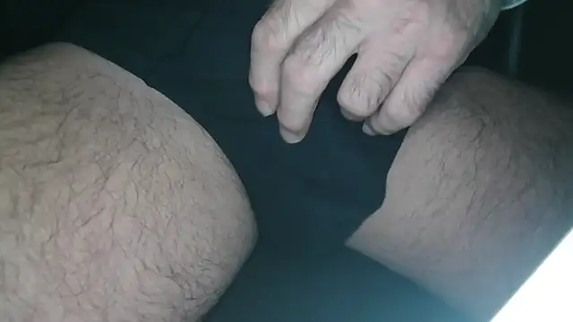 Snapshot of cs1512 chatting on 11-06-25, 06:45 cs1512 online show from 11-06-25, 06:45