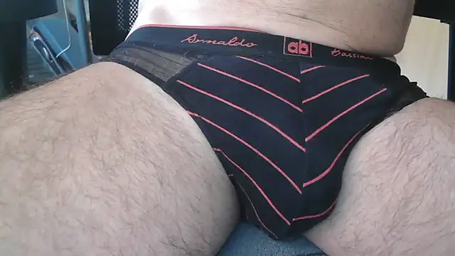 Snapshot of cs1512 chatting on 11-05-25, 09:45 cs1512 online show from 11-05-25, 09:45