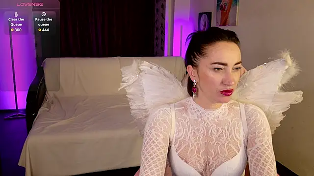 AnneHaddaway online show from 12-18-25, 08:23