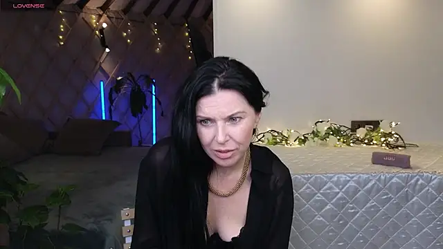 Snapshot of LinaJoy chatting on 06-11-26, 12:32 LinaJoy online show from 06-11-26, 12:32