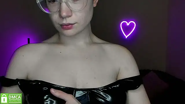 Snapshot of Alicia_redfollow chatting on 03-02-25, 09:32 Alicia redfollow online show from 03-02-25, 09:32