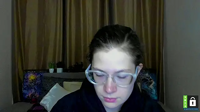 Snapshot of Alicia_redfollow chatting on 10-19-25, 11:02 Alicia redfollow online show from 10-19-25, 11:02
