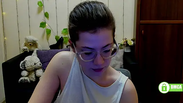 Snapshot of Alicia_redfollow chatting on 03-03-25, 12:17 Alicia redfollow online show from 03-03-25, 12:17