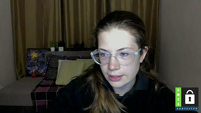 Snapshot of Alicia_redfollow chatting on 09-27-25, 05:30 Alicia redfollow online show from 09-27-25, 05:30