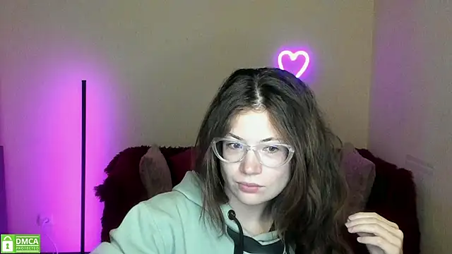 Snapshot of Alicia_redfollow chatting on 09-09-25, 11:19 Alicia redfollow online show from 09-09-25, 11:19