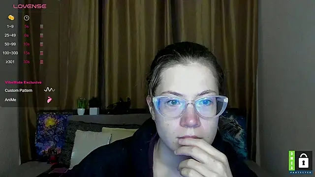 Snapshot of Alicia_redfollow chatting on 10-17-25, 11:23 Alicia redfollow online show from 10-17-25, 11:23