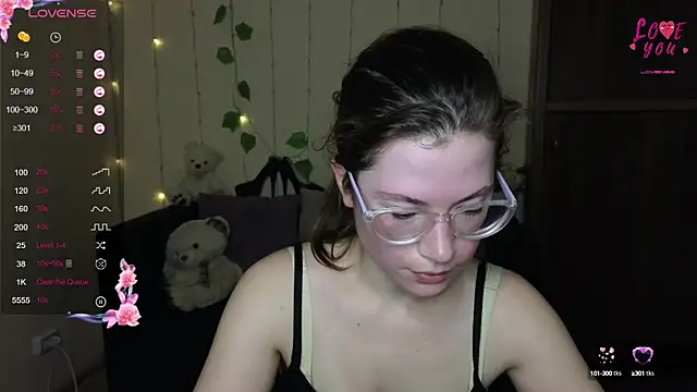 Snapshot of Alicia_redfollow chatting on 03-20-25, 12:22 Alicia redfollow online show from 03-20-25, 12:22