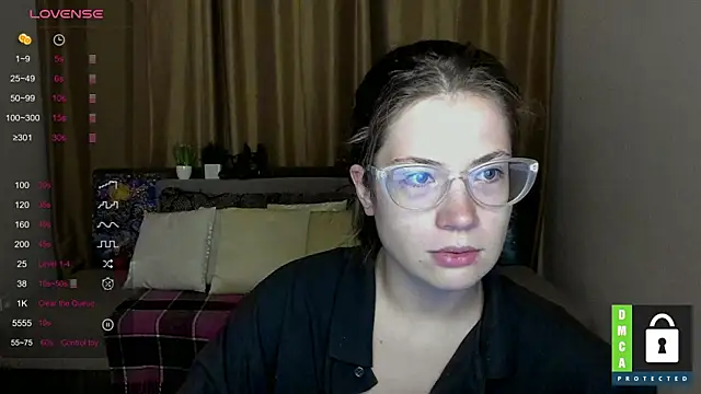 Snapshot of Alicia_redfollow chatting on 09-28-25, 05:20 Alicia redfollow online show from 09-28-25, 05:20