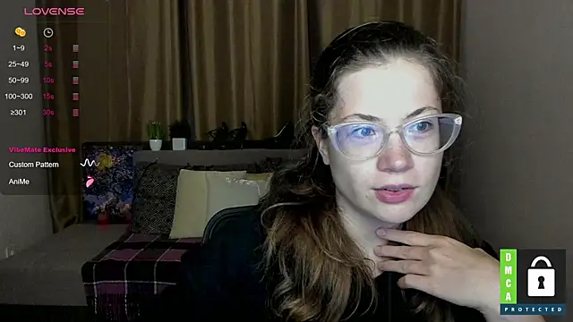 Snapshot of Alicia_redfollow chatting on 09-18-25, 11:24 Alicia redfollow online show from 09-18-25, 11:24
