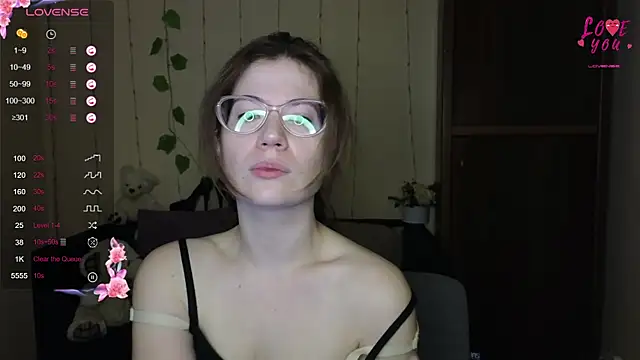 Snapshot of Alicia_redfollow chatting on 03-23-25, 06:26 Alicia redfollow online show from 03-23-25, 06:26