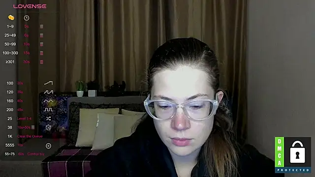 Snapshot of Alicia_redfollow chatting on 10-01-25, 11:25 Alicia redfollow online show from 10-01-25, 11:25