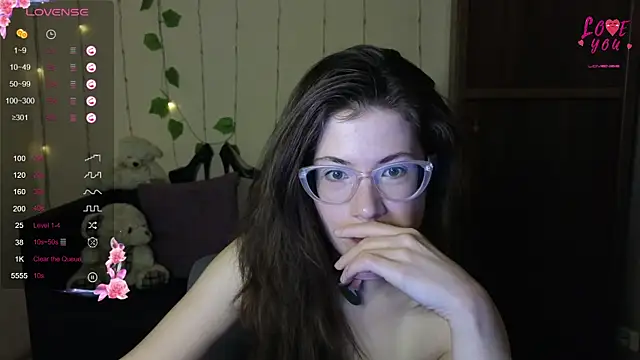 Snapshot of Alicia_redfollow chatting on 03-16-25, 09:38 Alicia redfollow online show from 03-16-25, 09:38