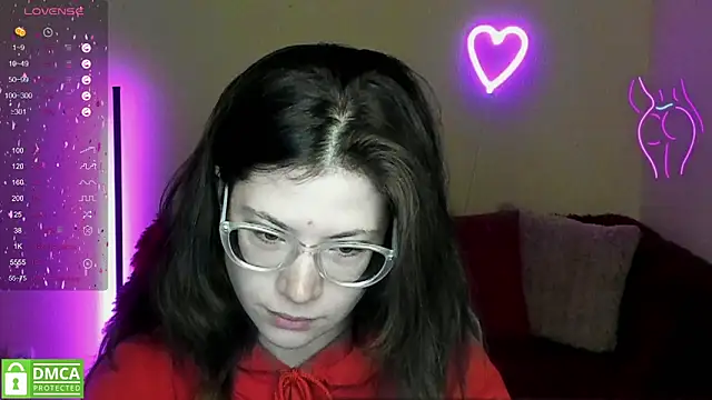 Snapshot of Alicia_redfollow chatting on 03-08-25, 06:32 Alicia redfollow online show from 03-08-25, 06:32