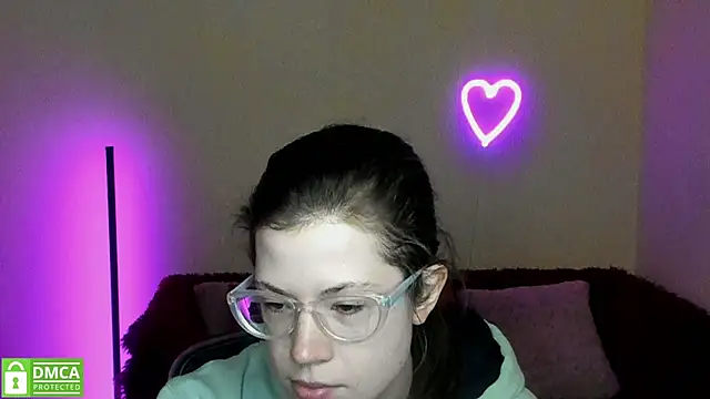 Snapshot of Alicia_redfollow chatting on 03-01-25, 06:35 Alicia redfollow online show from 03-01-25, 06:35