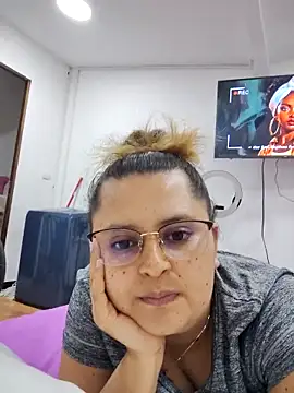 Miss balloonsmila online show from 03-11-25, 03:25