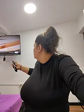Miss balloonsmila online show from 10-17-25, 02:04