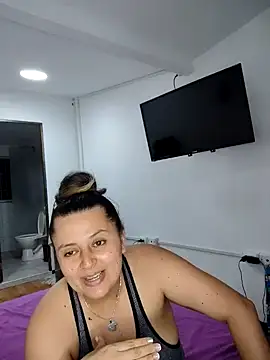 Miss balloonsmila online show from 01-20-25, 01:39