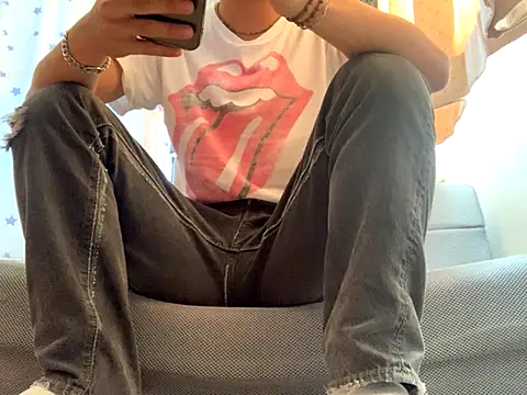 Snapshot of kuma0908 chatting on 09-14-25, 12:22 kuma0908 online show from 09-14-25, 12:22