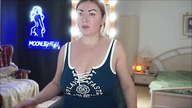 Snapshot of moonlight4u chatting on 02-04-25, 05:21 moonlight4u online show from 02-04-25, 05:21