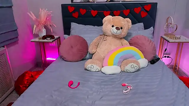 Curvy Dynamite  online show from 02-25-26, 01:17