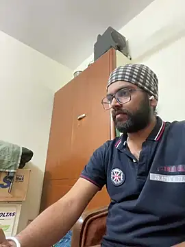 Arsh Loves Luv online show from 12-19-24, 12:01