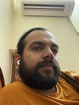 Arsh Loves Luv online show from 12-18-24, 07:52