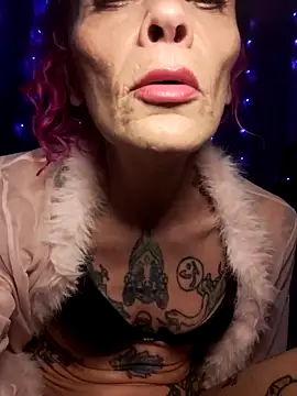 MommyMisfit online show from 04-14-26, 12:04