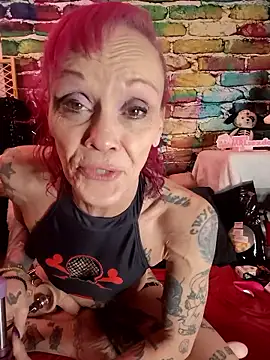 MommyMisfit online show from 01-08-26, 03:45