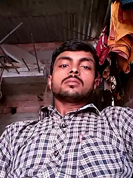Snapshot of Suraj223kumar chatting on 09-19-25, 01:42 Suraj223kumar online show from 09-19-25, 01:42