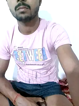 Snapshot of Suraj223kumar chatting on 03-12-26, 02:32 Suraj223kumar online show from 03-12-26, 02:32