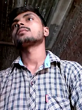 Snapshot of Suraj223kumar chatting on 10-23-25, 02:10 Suraj223kumar online show from 10-23-25, 02:10