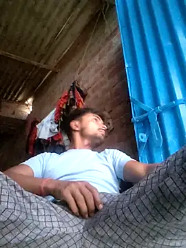 Snapshot of Suraj223kumar chatting on 03-09-26, 11:25 Suraj223kumar online show from 03-09-26, 11:25