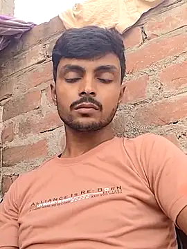 Snapshot of Suraj223kumar chatting on 10-20-25, 10:05 Suraj223kumar online show from 10-20-25, 10:05