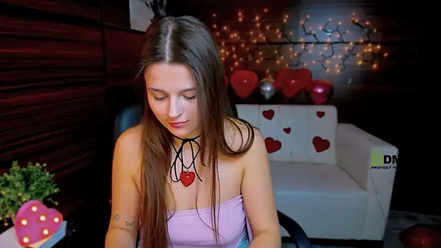 Snapshot of berry_alma chatting on 02-17-25, 11:22 berry alma online show from 02-17-25, 11:22
