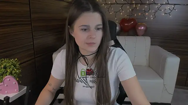 Snapshot of berry_alma chatting on 02-26-25, 11:52 berry alma online show from 02-26-25, 11:52