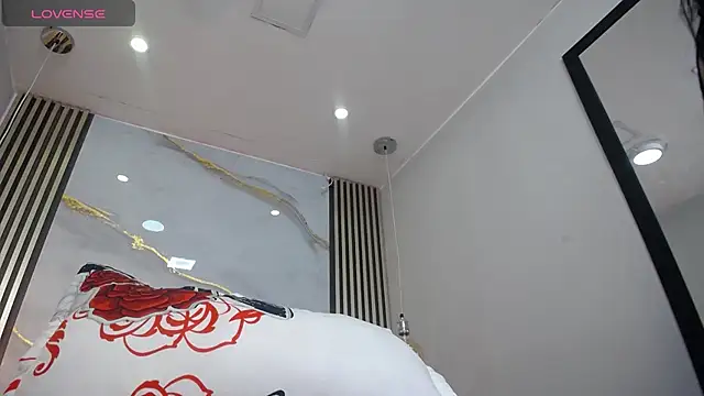 Latrice Gomez online show from 12-19-24, 08:55