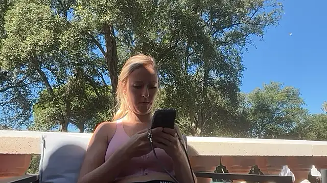 Emmy frenchie online show from 09-23-25, 10:33