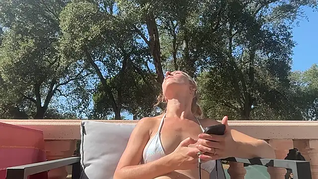 Emmy frenchie online show from 09-22-25, 12:33